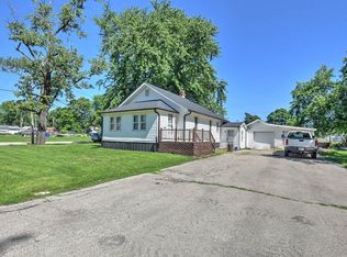 3102 E Wallace St, Decatur, IL 62526