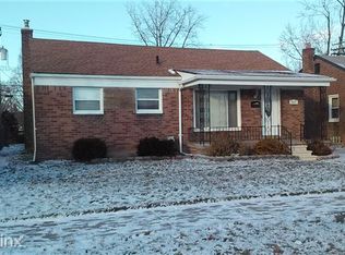 18455 Marquette St, Roseville, MI 48066