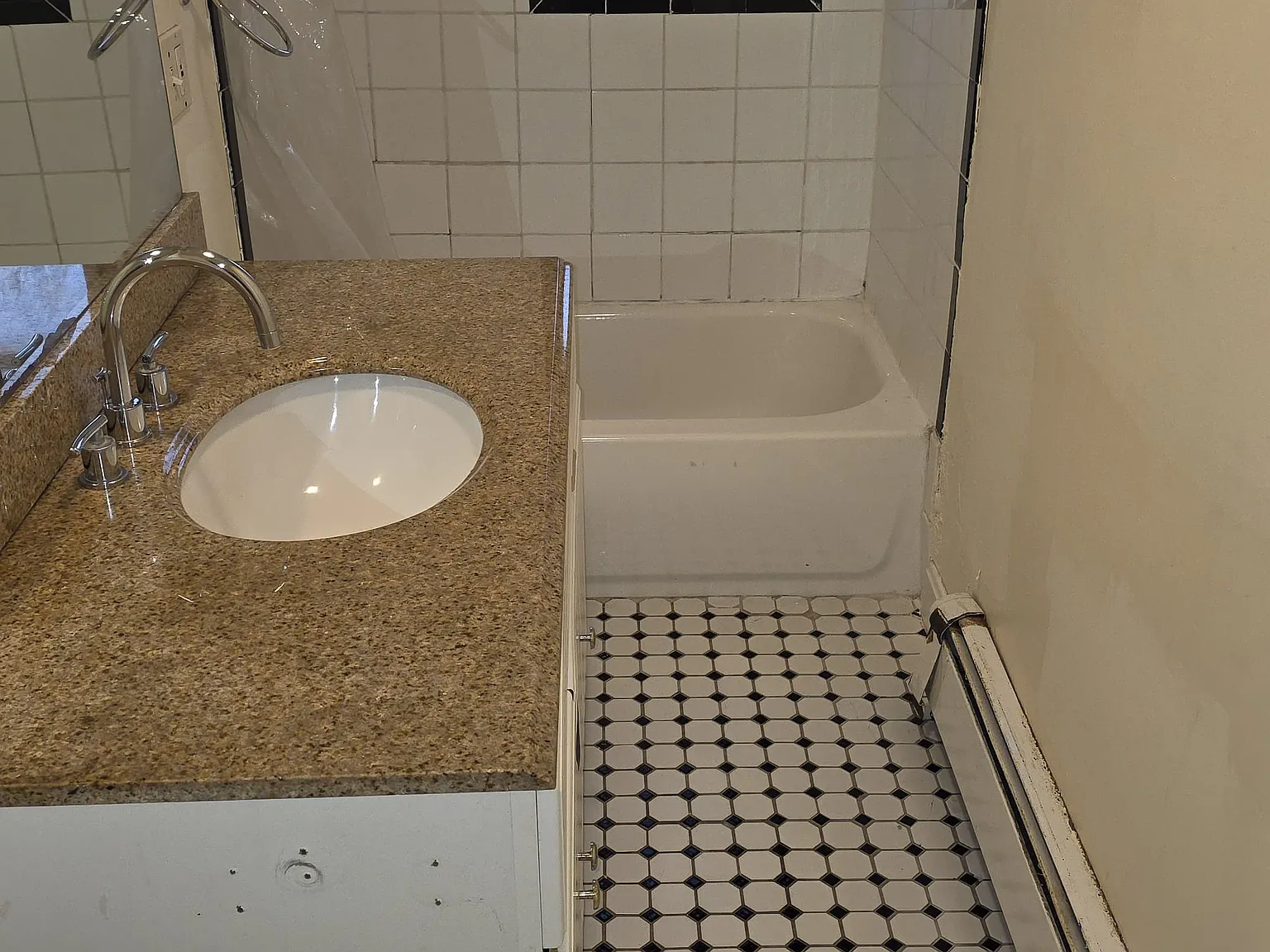 4 bed, 800 sqft, $4,100 — Photo 4