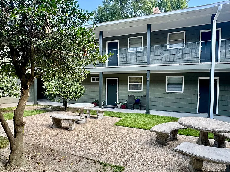 Spanish Oaks — Photo 26