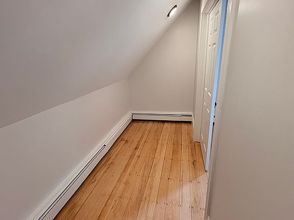 4th image of 14 Adelaide St Floor 2