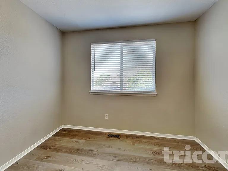 12789 Elm St — Photo 14