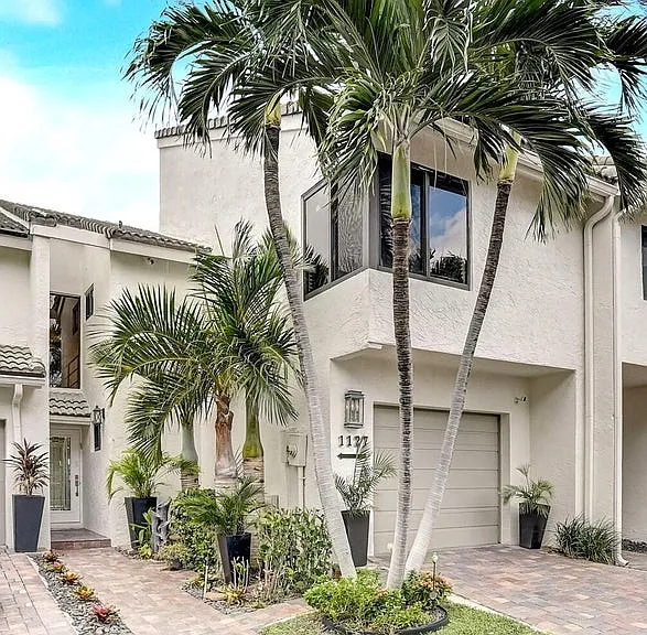 1127 Boca Cove Ln — Photo 1