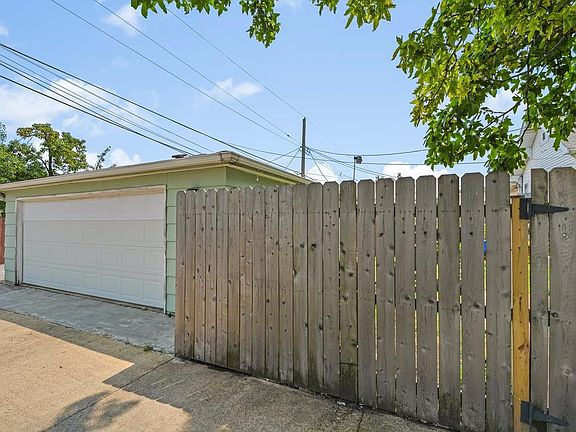 4th image of 1403 Lake Ave