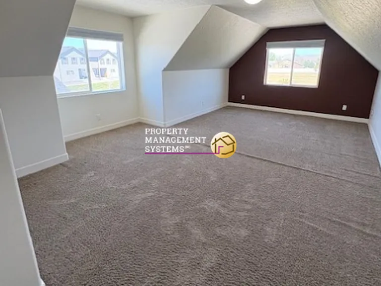 1909 E Magnolia Cir — Photo 18