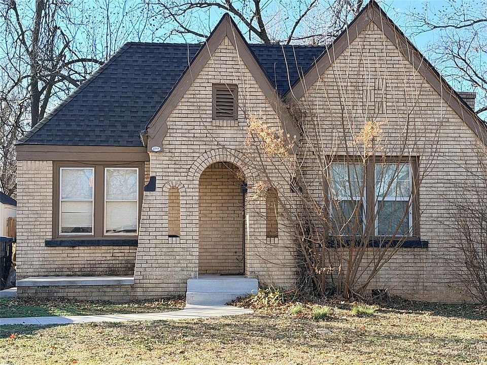 1st image of 2717 N Drexel Blvd