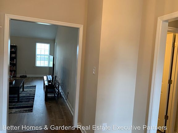 3rd image of 315 Faldo Ct