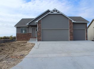 2325 S Cranbrook St, Wichita, KS 67207
