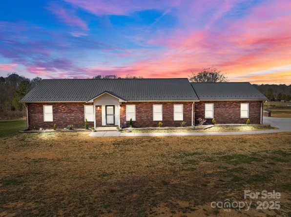515 Pan Handle Rd, Gold Hill, NC 28071