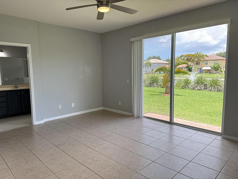 9084 Silver Glen Way — Photo 14