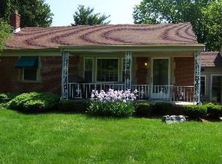 24140 Berg Rd, Southfield, MI 48033