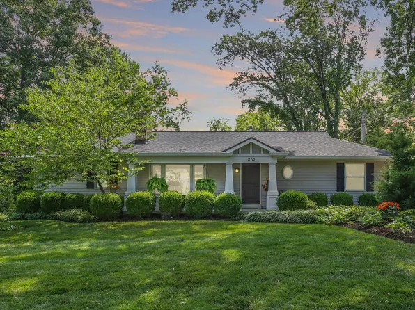 810 Yosemite Dr, Saint Louis, MO 63122