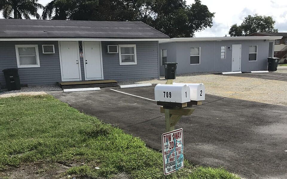 576 SW 7th St 1, Belle Glade, FL 33430 Zillow