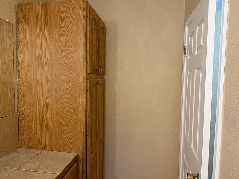 710 Prestwick Blvd — Photo 8