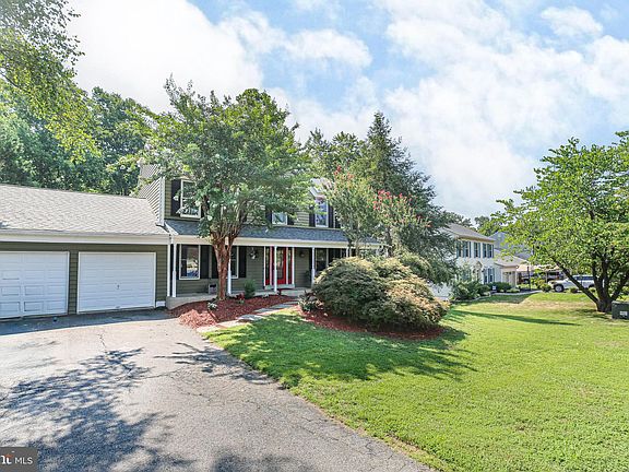 3rd image of 19 Snow Meadow Ln
