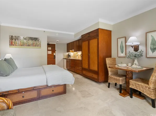 2045 Kalakaua Ave APT 118, Honolulu, HI 96815