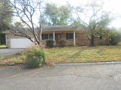 1st image of 10300 Chippewa Dr