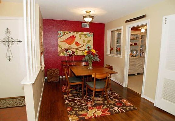 5th image of 8938 Larchwood Dr