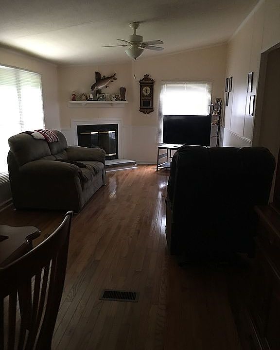 2nd image of 2329 Hardin Rd