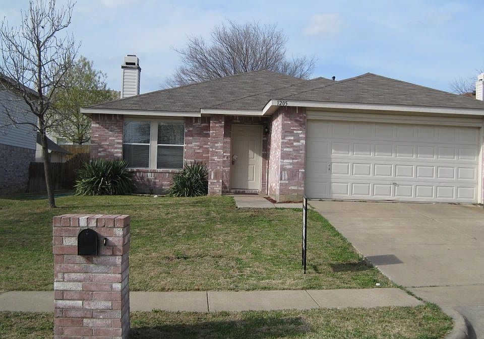 1st image of 1205 Golden Sand Dr