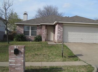 1205 Golden Sand Dr, Denton, TX 76210
