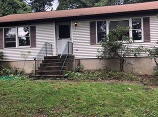 17 Powder Mill Rd, Newburgh, NY 12550