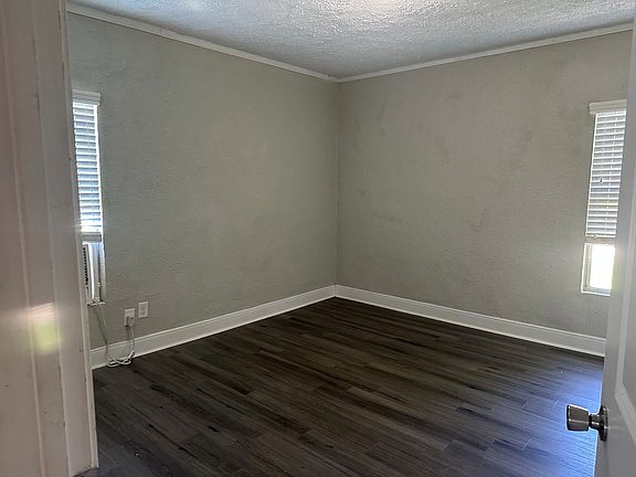 2nd image of 1709 W 4th St