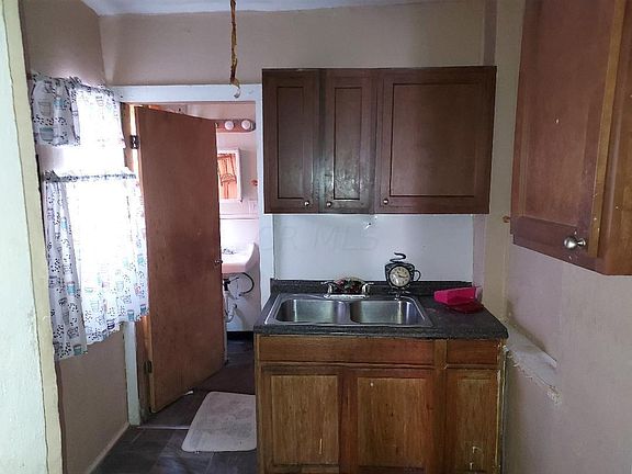 2nd image of 277 N Miami Ave