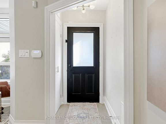 4th image of 46 Hendrick Ave
