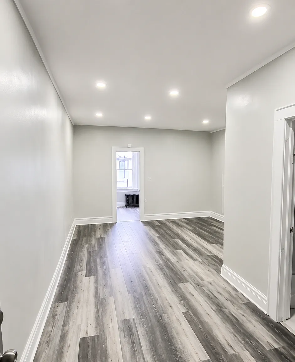 3 bed, 1.0 bath, 700 sqft, $1,850 — Photo 3