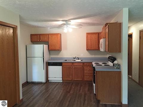 2nd image of 1746 Linden Ave