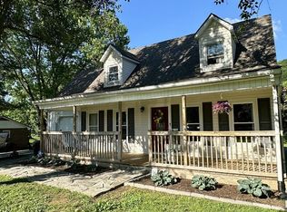 1461 Hialea Dr, Livingston, TN 38570