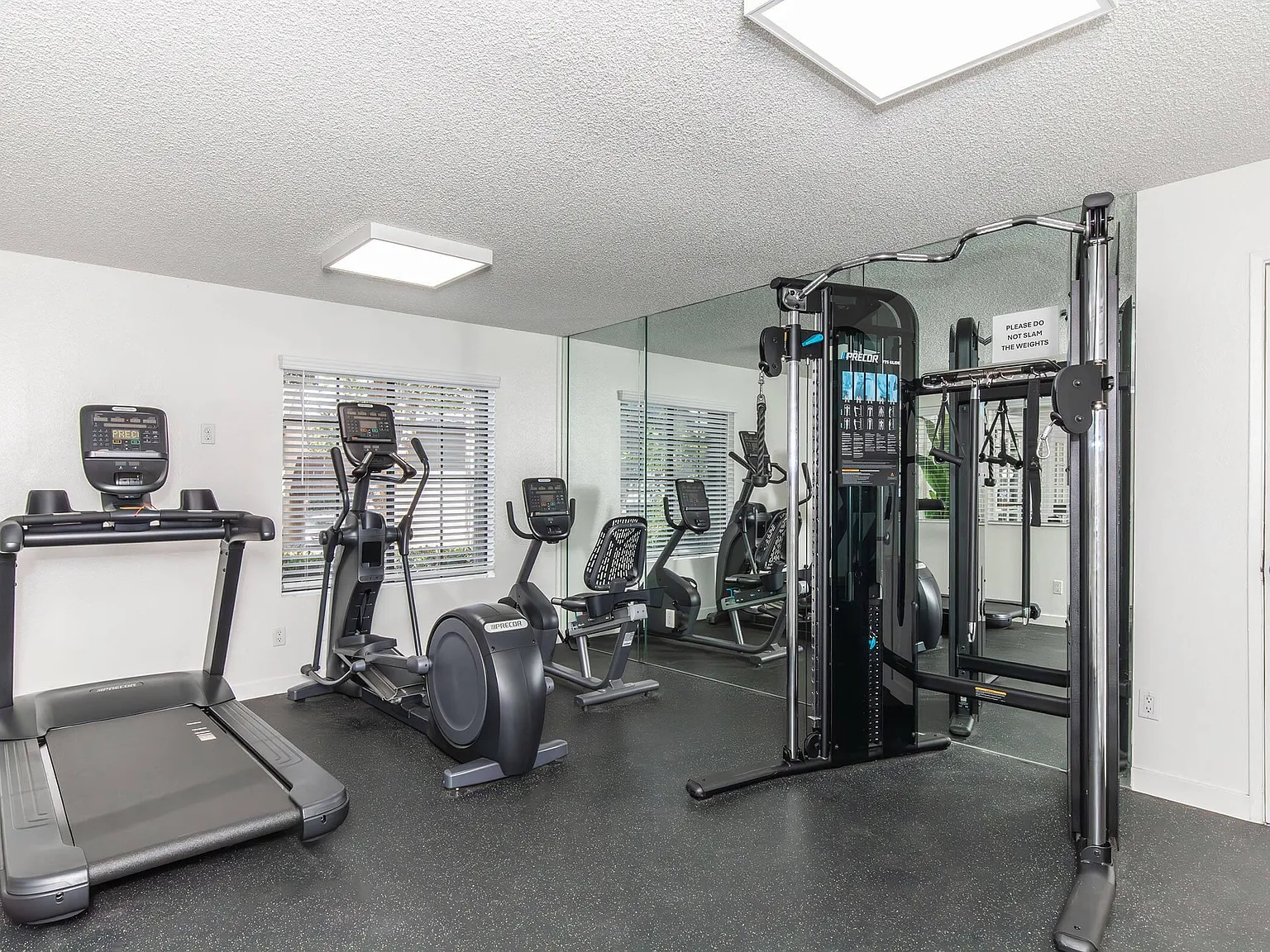 Oak Tree Court Apartment Homes — Photo 4