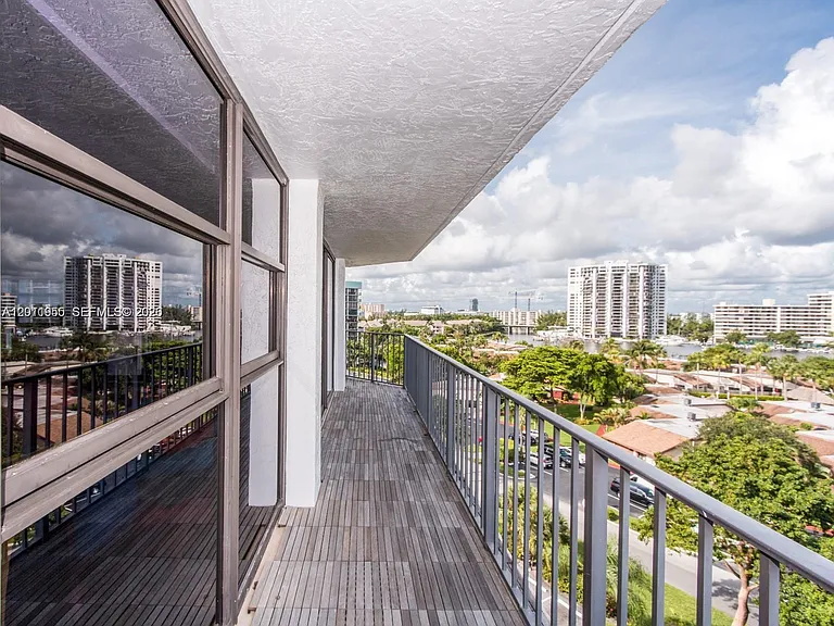 400 Leslie Dr #831 — Photo 17