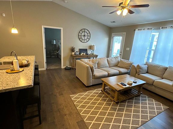 2nd image of 3385 Cummins Ln