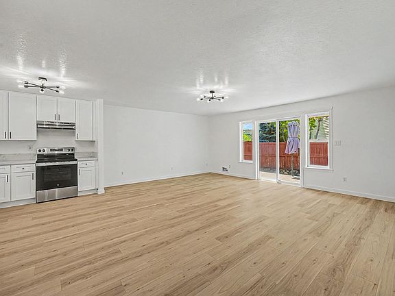 5th image of 62803 Snowcap Ct