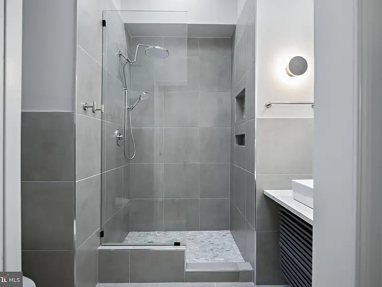 Privat Bathroom for room 1
