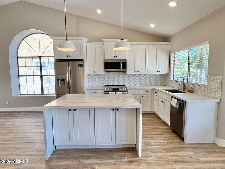 10889 E Kalil Dr — Photo 8