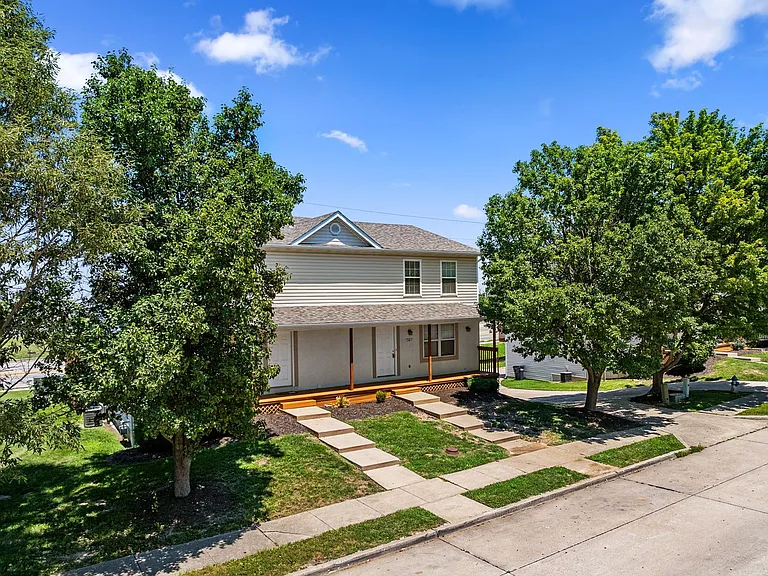 2409-2411 Northampton Dr. — Photo 46