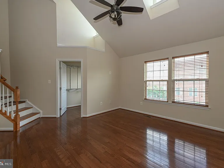 3707 Hansberry Ct NE — Photo 9