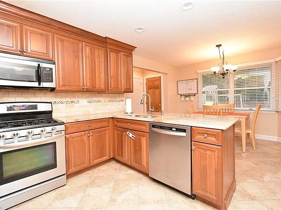 4th image of 36048 Wyndemere Way