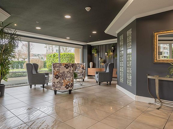 4th image of 3190 Gladwin Rd #703