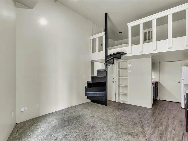 9 E University Ave #101 — Photo 2