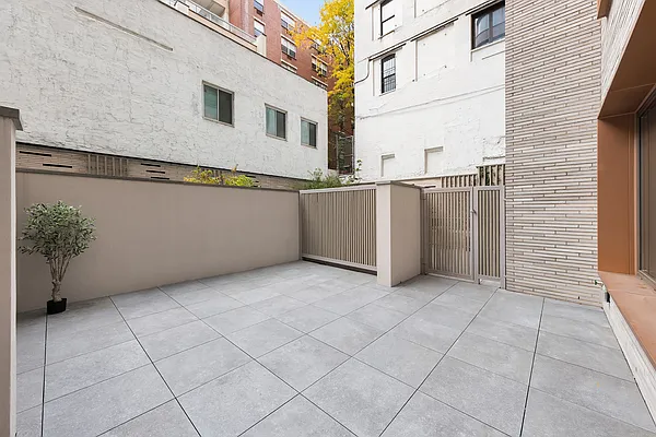 Sold by One Realty Global Corp | media 8