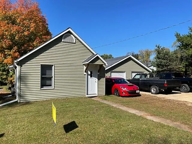 3 bed, 800 sqft, $1,020 — Photo 1