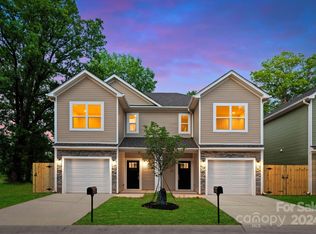 1710 Crandon Dr, Charlotte, NC 28216