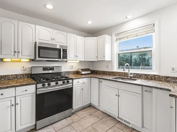 39 S Street Ct, Lynn, MA 01905