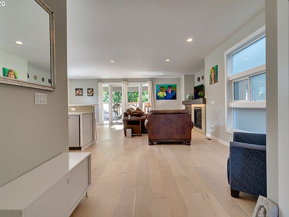 5th image of 1906 Lincoln Ave