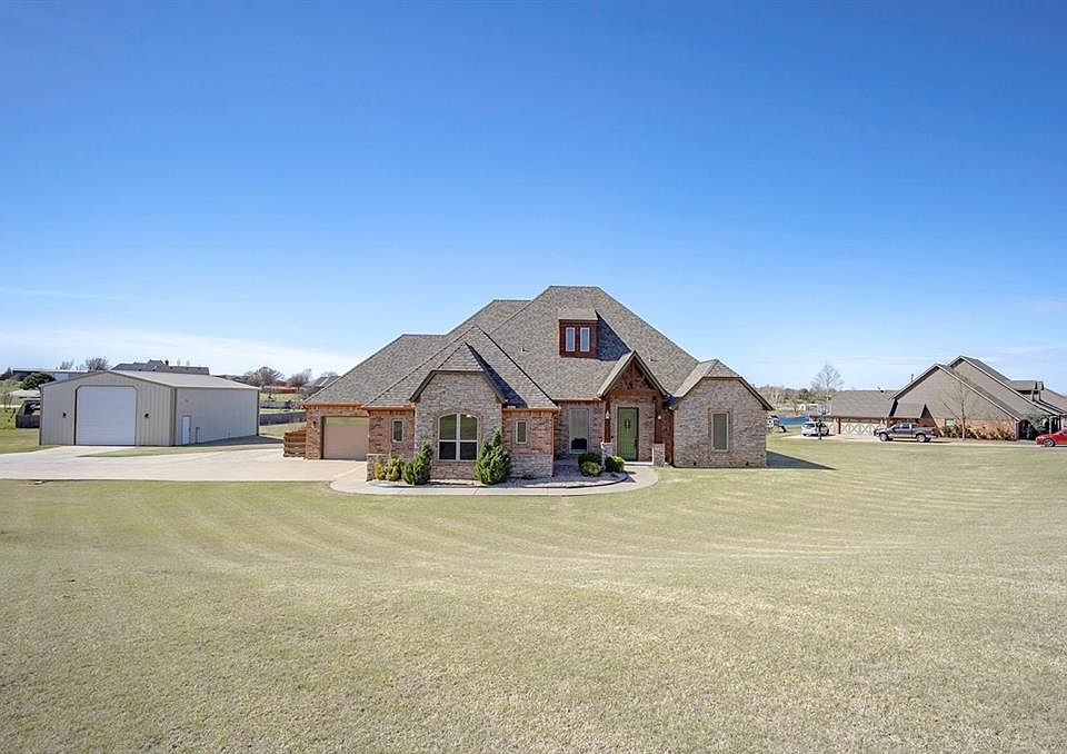 1st image of 2398 Lake Front Dr