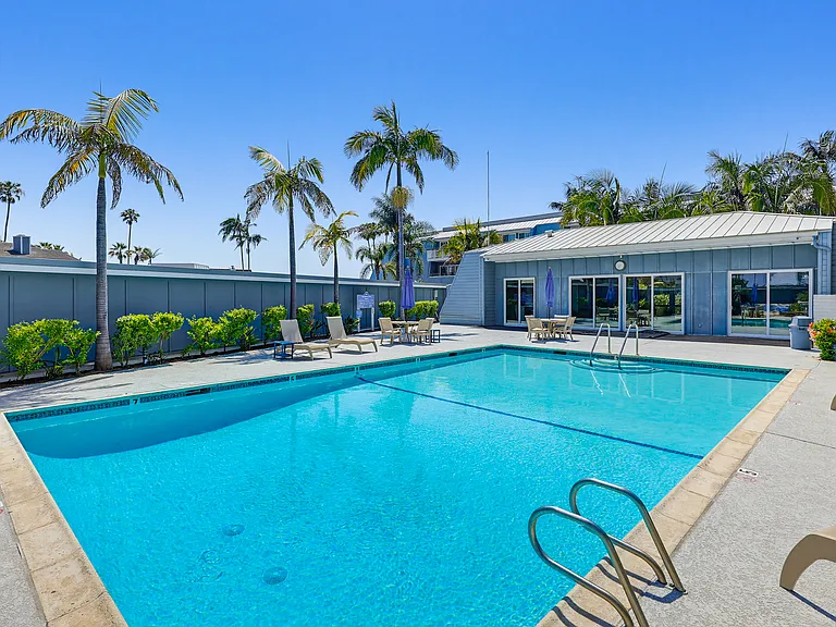 Community pool